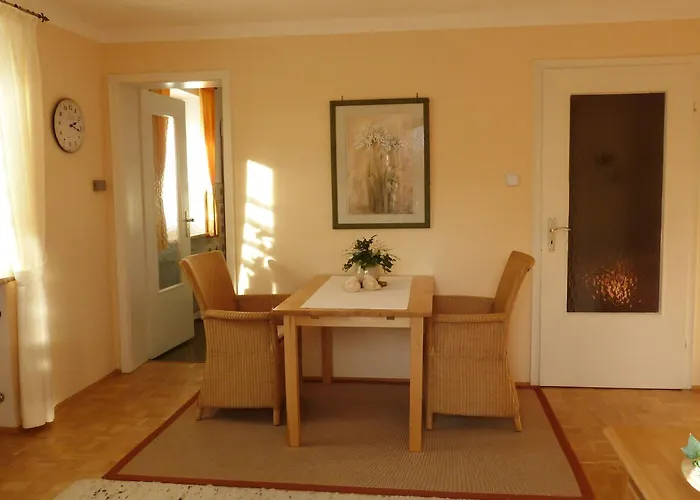 Lehmann Apartment *
